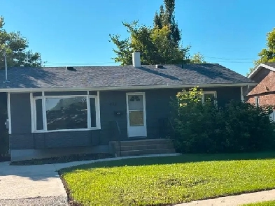 3 Bedroom House for rent - Crestview Area - Massive yard /Garage Image# 1