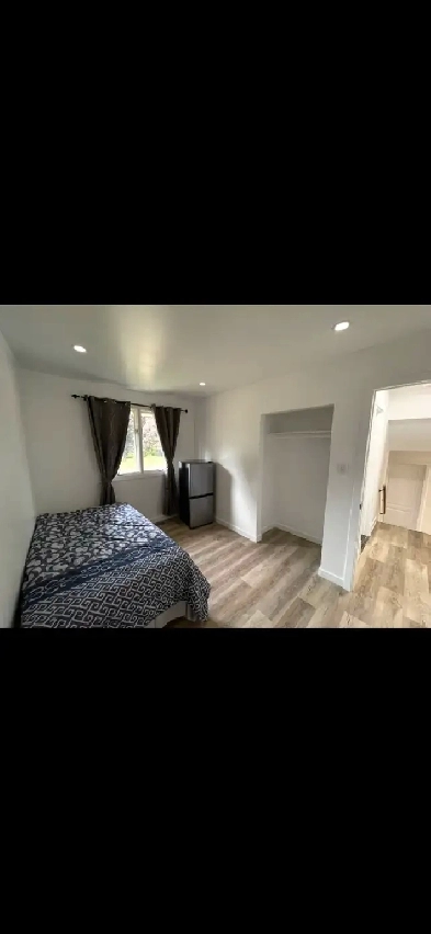 room for rent just off of Viewmount Image# 1