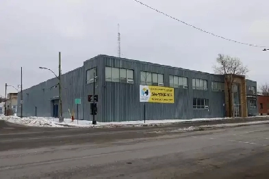 (110pi2) Entrepot de 110pi2 Montreal Sur Hochelaga Montréal Image# 1