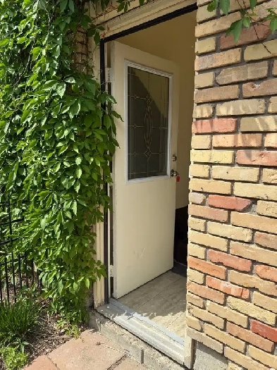 Furnished 1 bedroom suite. Image# 2