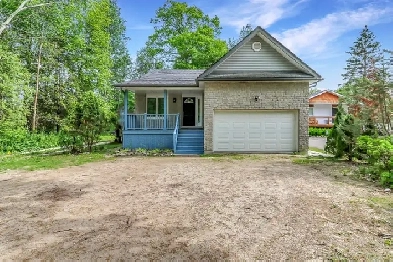 Wasaga Beach Gem – 6 Bedrooms   2 Kitchens   2 Laundries Image# 13