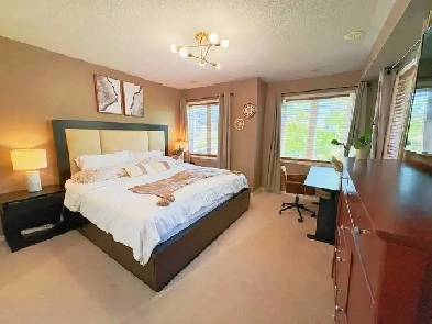 Furnished Bedroom – 10 Min Walk to Warden Station Image# 1