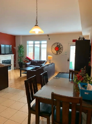 Elegant Room next York University Near Finch W Sub Station Rent Image# 1