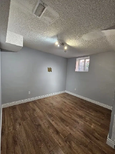 One-bedroom spacious and clean basement for rent Image# 1