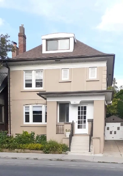 Renewly Renovated Spacious home with a hint of Original Charm Image# 1