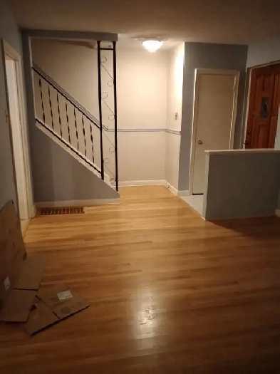 Three Bed Room Townhouse (DOES NOT INCLUDE BASEMENT) Image# 1