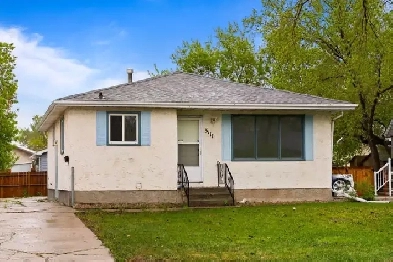 5 bedrooms, 2 bathrooms Image# 1
