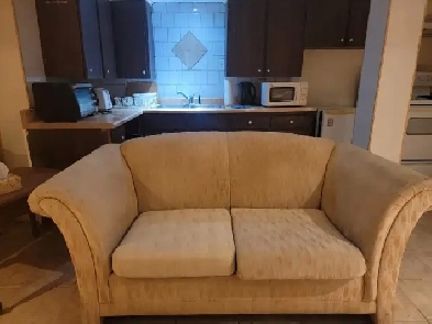 Room for rent close to battery plant east end Image# 1