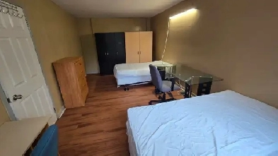 Shared  Master bedroom, all included, Free WiFi Image# 2