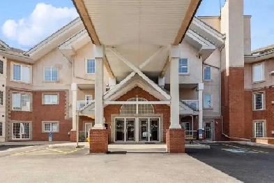Luxurious NW Condo Rental Image# 2