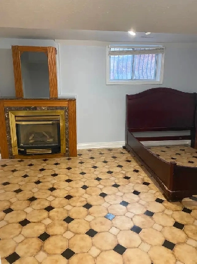 PRIVATE BEDROOM WITH PRIVATE WASHROOM Image# 1