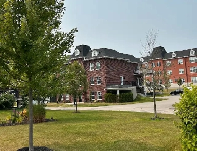 Septembre gratuit - 4 ½ au 2e étage Cité Jardins 1400 Émile Zola Image# 1