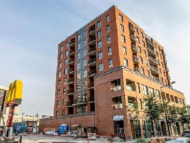 Indoor parking near metro Frontenac for rent Image# 1