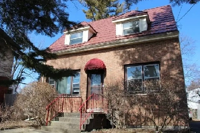 Westdale Student house for rent in Hamilton Image# 2