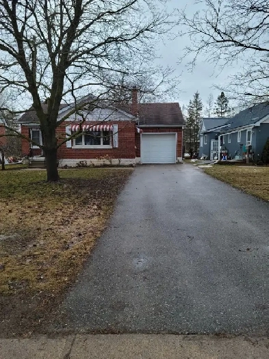 Bungalow House For Rent in Lindsay, Kawartha Lakes Ontario Image# 1