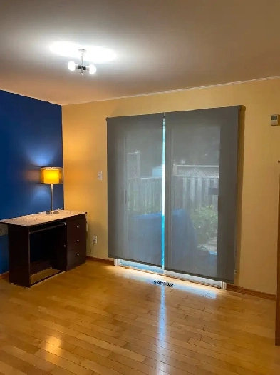 PRIVATE MASTER BEDROOM AVAILABLE IMMEDIATELY IN SCARBOROUGH AREA Image# 4