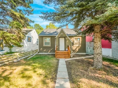 Detached House w Garage! On LARGE Lot! ONLY $259k What?!?! WOW! Image# 1