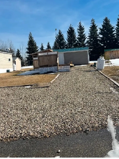 Improvements for Sale in Pigeon Lake Escapes Image# 1