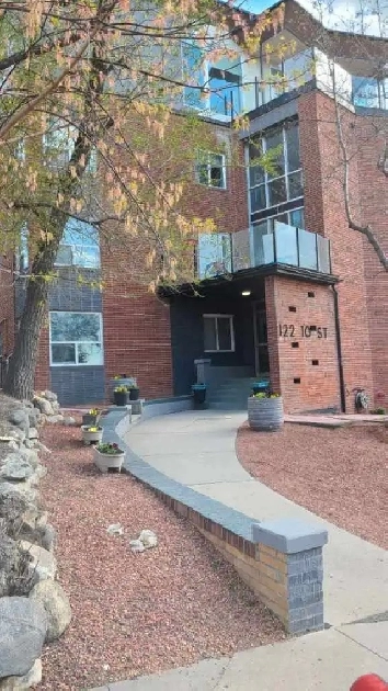 Must see thrid floor two-bedroom in the perfect central location Image# 1