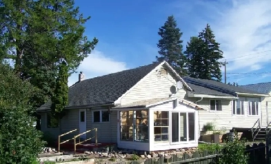 Large House in Central Edson Image# 24