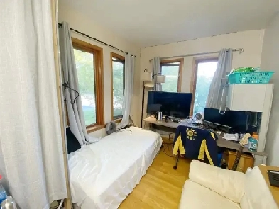 Private Room for rent in Frost Grove Image# 1