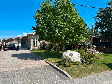 Room for Everyone – 4 Bdrms, 4 Bath, 2 Walk-ins, Luxury Garage! Image# 1