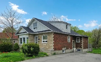 2-Bedroom Upper Unit near Oshawa Center– Newly Renovated | Oct 1 Image# 1