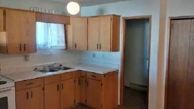 Large 2 Bedroom Apartment Available For Rent Image# 1