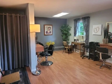 ✨ Local professionnel à louer avec frais inclus, Laval✨ Image# 1