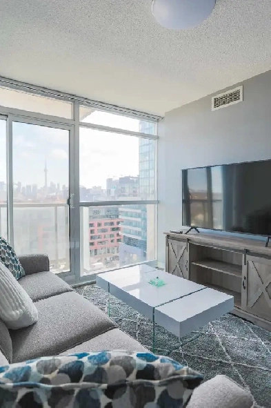 2Bed and 2Bath Condo Toronto Image# 3