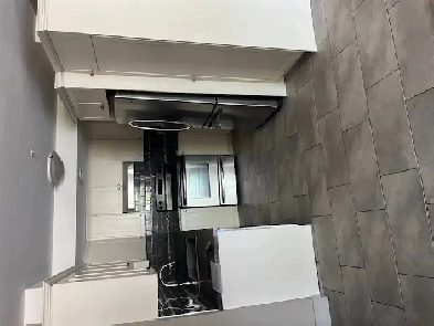 490 Regent St., Avail. Oct. 1, No Students, Adult Only Bldg Image# 1