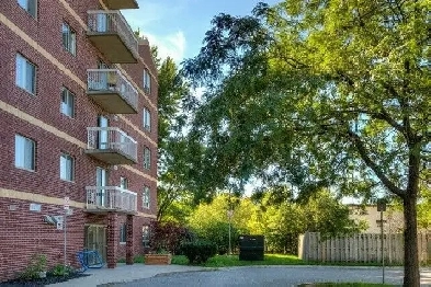 A Room  across Fanshawe  available Oct. Image# 6