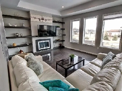 Oakbank Walkout Bungalow with Pool Image# 9