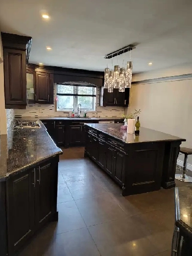 room for rent near Glencairn subway station Image# 9
