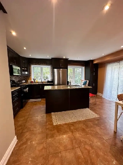3 bedroom Two storey house for rent Image# 8