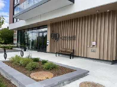 Elevated Urban Living in the Heart of Bayview Village Image# 2
