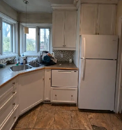 Master bedroom for rent in sharing Image# 1