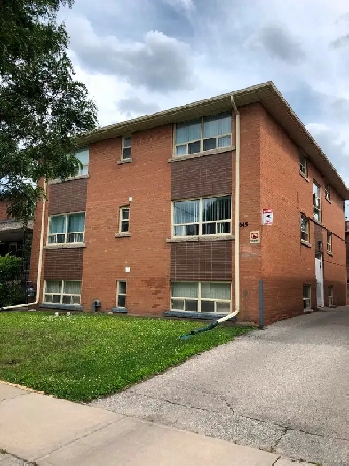 2 Beds 1 Bath Apartment East York Image# 3