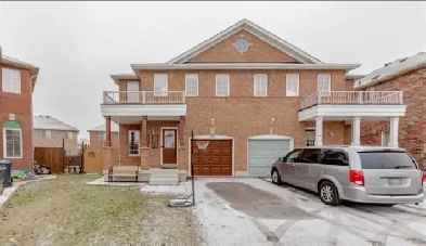 Private room (non-sharing) for girls in Brampton Image# 2