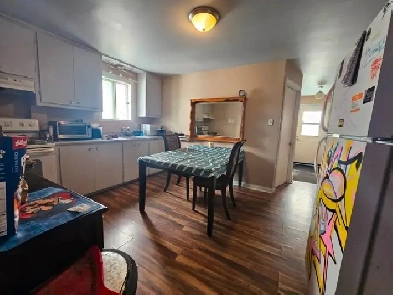 Chambre Tout inclus,Centre Videtron,Centre d'achat Libre Now Image# 1