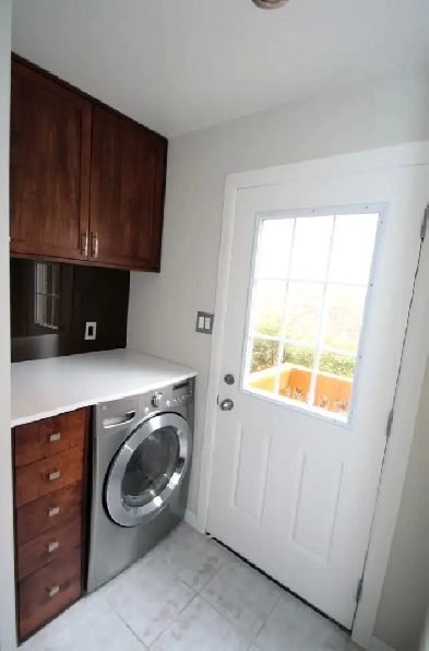 2 Bedroom apartment, 2X Parking, All-inclusive - NOT a BASEMENT Image# 23