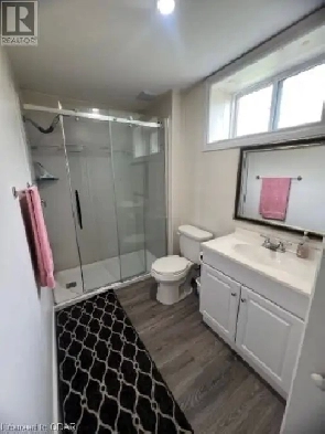 Large room,Private Bath, walk in closet, Clean,quiet private Image# 6