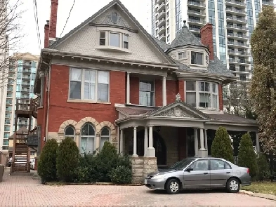 CHARMING ANTIQUE APARTMENT FOR RENT Image# 1