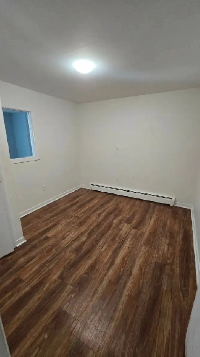 54 Carman Ave, Unit 02, 2bedroom Den apt, North, Heat included Image# 1