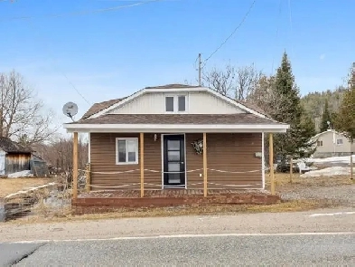 Charming waterfront home - Maison au bord de l’eau Image# 1