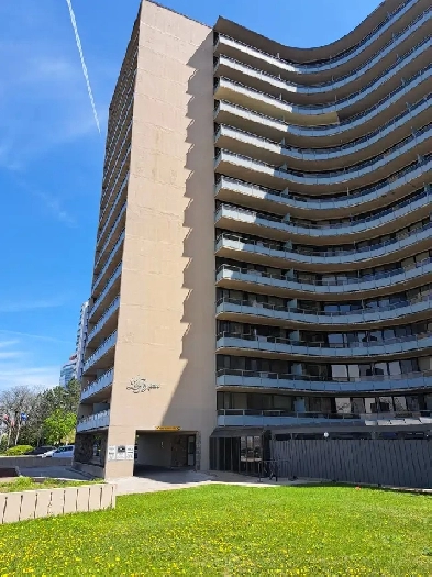 111 Riverside Dr E, One Bedroom Apartment For Sale Image# 1