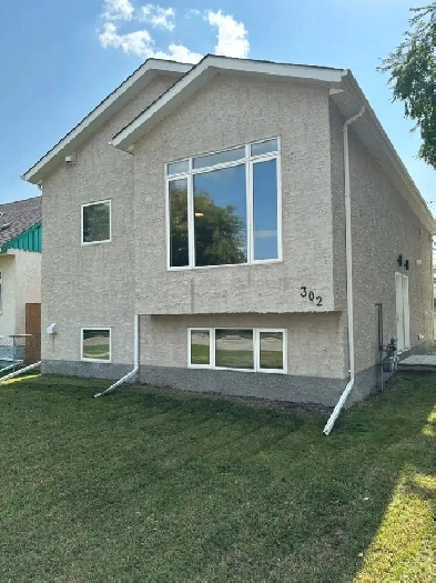 3 Bedroom Suite in West K Image# 1