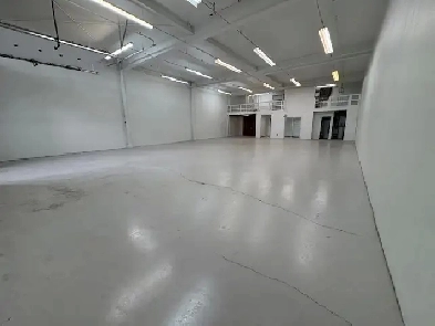 entrepot a louer de 3 393 Image# 1