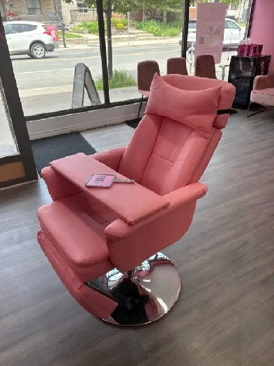 Salon Chair For Rent Image# 1