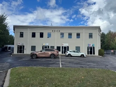 Local Industriel à louer 3000$   taxes Image# 1